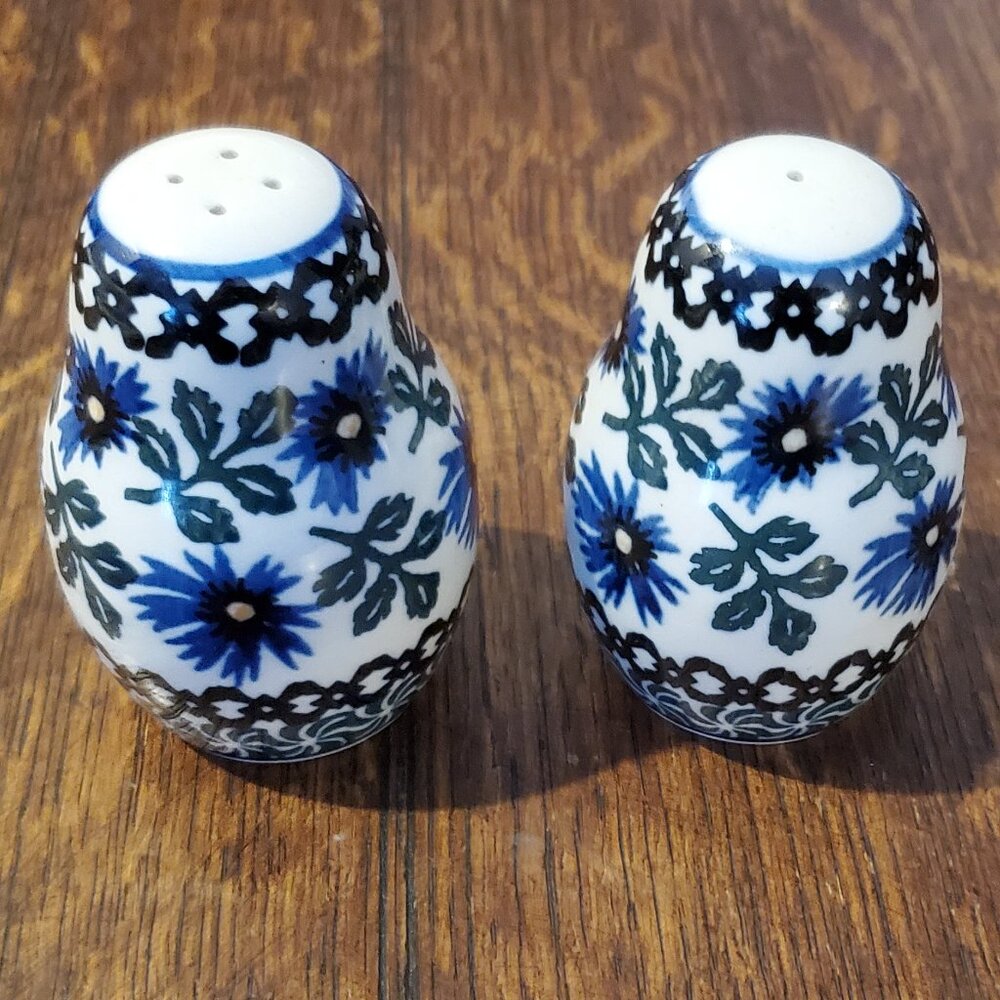 Ceramika Artystyczna Polish Pottery Salt & Pepper Set in Blue Chicory pattern